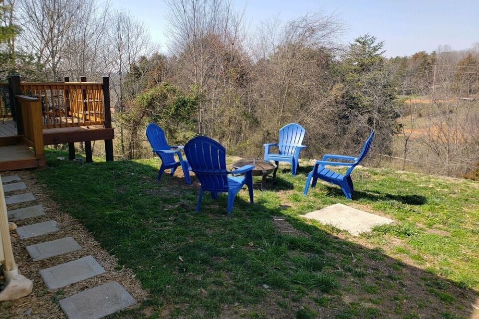 Photo 3 of 6