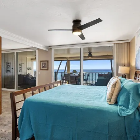 Fabulous Oceanfront Two Bedroom w/Huge Lanai & Central A/C!