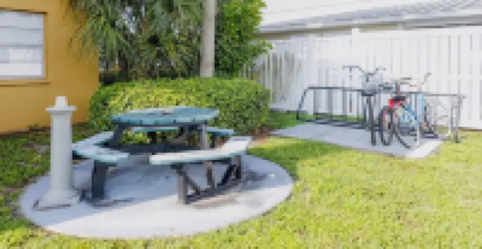 Beautiful Condo in Dunedin. 5 min from the beach!