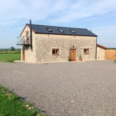 Beautiful Quiet Cottage Dog Friendly Near Cowbridge and Cardiff Hotels in Llancarfan