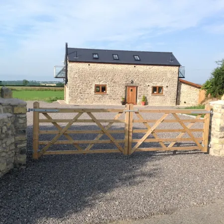 Beautiful Quiet Cottage Dog Friendly Near Cowbridge and Cardiff