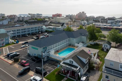 Summer Special Discounts! // Close To The Boardwalk // 2 Parking Spots!