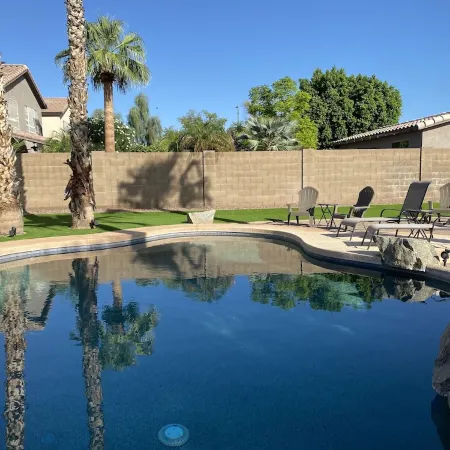 Cozy getaway home w/ POOL and GREAT location!