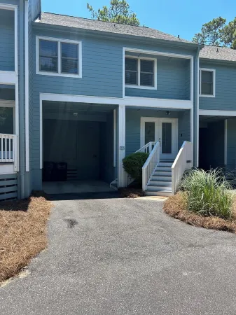 Egret’s Pointe Townhouse Sleeps 9 Amenities & Pools Included. Golf Cart