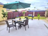 M3-Detached house 2 bedroom 1 bathroom close Old Town Monrovia kingsize-bed!