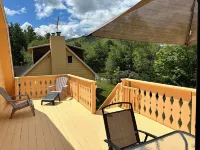 Cozy loft apartment with deck, nestled in the Adirondacks