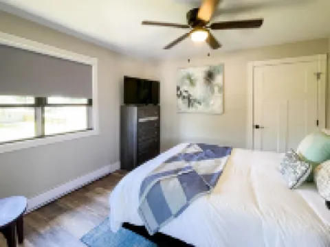 Kayak Shack: Waterfront, 2nd Floor, Boat Dock, in the Heart of Downtown