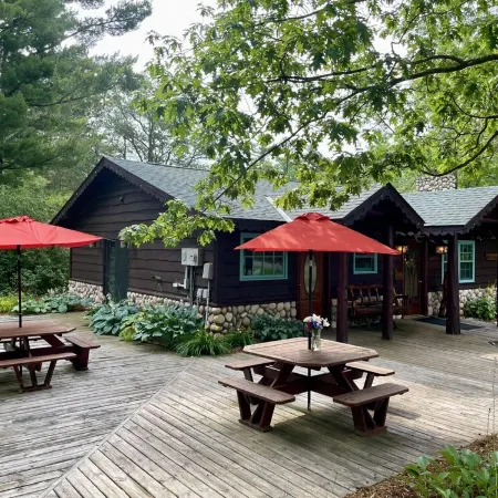 Cozy, Rustic Luxury Cabin on Round Lake, with all of the modern conveniences!