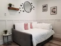 Modern Studio with Washer & Dryer