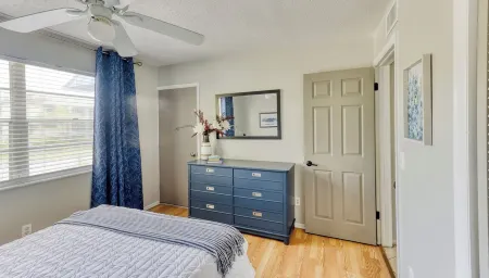 Beautiful Condo in Dunedin. 5 min from the beach! Отели рядом с достопримечательностью «Oasis Beach»