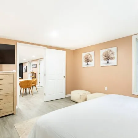 Spacious Mountain Retreat in a Bamboo Grove w/Hot Tub, Games & Fire Pit