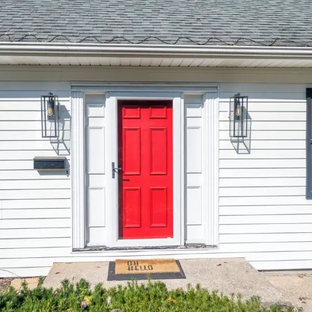 Modern Retreat Located Across from Wra and Steps from Downtown Hudson.<Br>