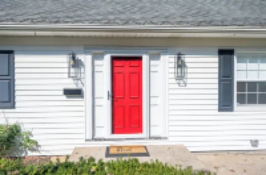 Newly renovated home located across from WRA and steps from downtown Hudson.<br>