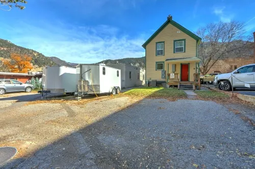 Fully Renovated Victorian Home w/ Unbeatable Location, Dwntwn Core, Walk to Pool