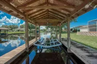 Welcome to Floridays...a quiet place by the lake