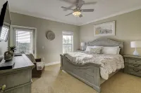 Unit 405- Same Floor as Rooftop Pool, SeaCrest Pool Use, Next to Coligny Plaza.