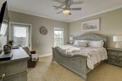 Unit 405- Same Floor as Rooftop Pool, SeaCrest Pool Use, Next to Coligny Plaza.
