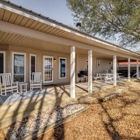 Lake Front | 2 Boat Slips | Hot Tub | Game room
