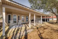 Lake Front | 2 Boat Slips | Hot Tub | Game room - Wifi