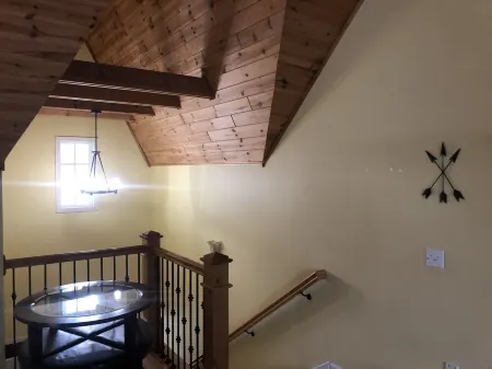 Cozy, Comfortable, Swiss Chalet on Big Fish Lake Отели в г. Lapeer County