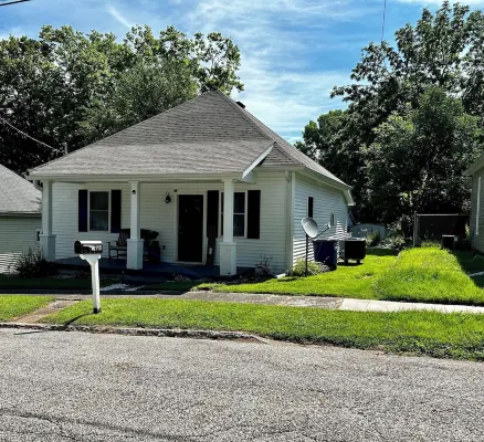 Cozy house on a quiet street Hotels in Bedford