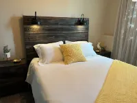 Luxury Stay w/ Movie Room, Coffee Bar, 2 King Suites, Firepit — Black Hills View