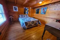 Cozy Amish built cabin in the heart of the Kickapoo Valley Reserve State Park.