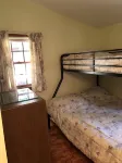 Rustic 2-bedroom cabin on Boyd Pond