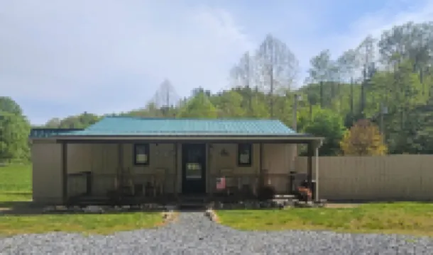 Creek Life Cottage is a place where you can relax and unwind on the creek.