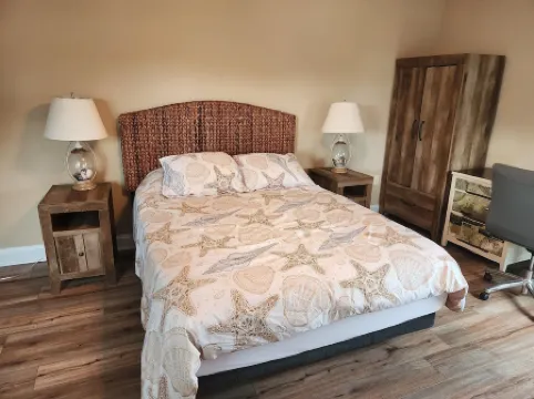 First floor of Brigantine shore home-10 min to Atlantic City!