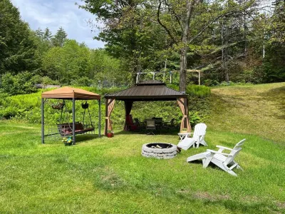 Vermont Retreat Hotels near Aqueduct Trails