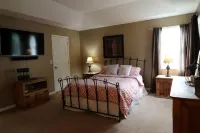 Beautiful Saratoga Springs home. Located near Saratoga Racetrack.