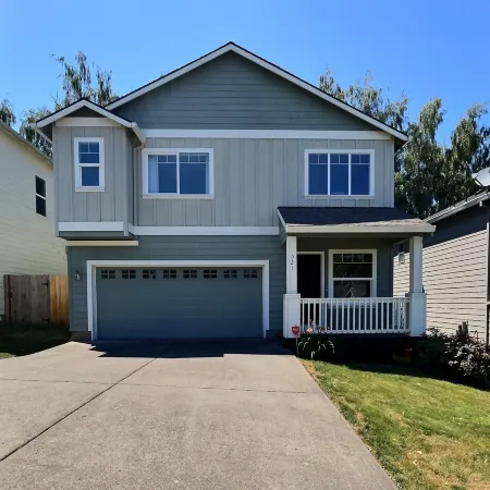 4BR,4 King Beds, 5 minute walk to Edgefield Mcmenamins, Pool Table, Full Kitchen
