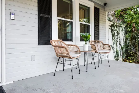 Walk to OU Stadium - Renovated 3Br/2BA with Patio & Parking Отели рядом с достопримечательностью «STASH»