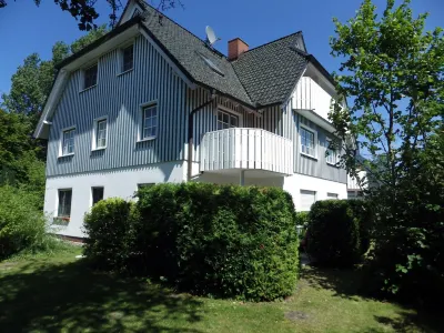 ground floor apartment with south-west terrace, central, near the beach Отели в г. 