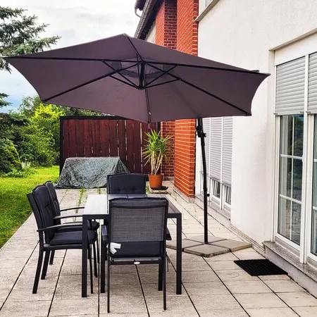 Terrasse - Parkplatz - TV im Boxspringbett - Küche
