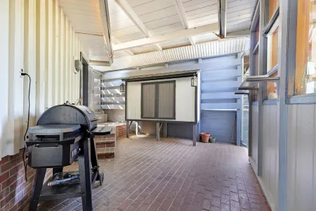 Loft View 53 :: Central Style