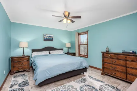 3 Bdrm Spacious Home w Game Room.  Just Minutes from Wgi & Wine Trail.