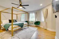 Modern Home - Private Pool in Atlanta Suburb Hotels near Banter by Piercing Pagoda