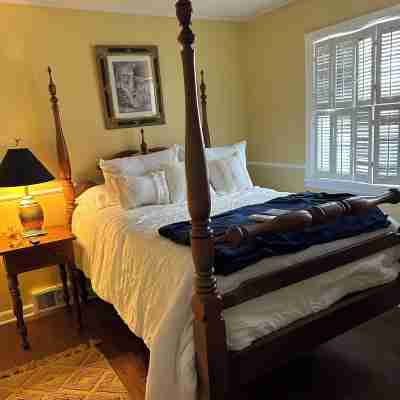 Quiet Escape in the Middle of Town! Rooms