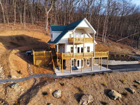 NEW 2024 • Sunset Views𖣰 • Hot Tub • Pets • 9BD/3BA