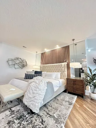 Escape to “Studio A Lake, Pool, Splash Pad, Hot Tub, Kayaks, Fire Pit, Etc