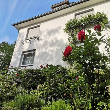 Helle Wohnung mit Eigenem Gartenstück