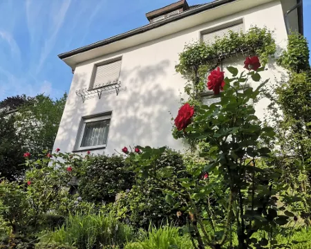 Helle Wohnung mit Eigenem Gartenstück Hotels in Arnsberg