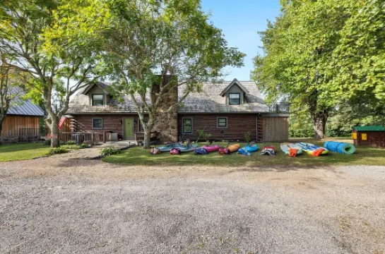 Log Home on Beaver Lake, Big Views, Big Fun!!