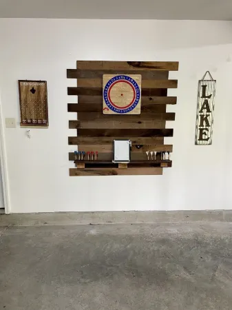 Secluded + Fire Pit + Game Room. Less than 1 mile to 7 Points