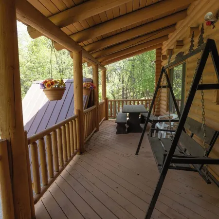 Cozy Log Cabin in Sundance Resort Neighborhood That Sleeps 20+