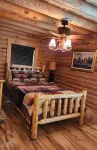 DREHER DREAMS CABIN-LAKEFRONT- + FISHING, KAYAKS,PADDLEBOARDS,6 BEDS SLEEPS 8!