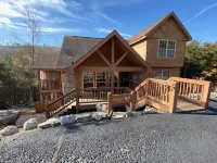 Best Rustic Cabin Retreat in StoneBridge!  Experienced host, BBQ area, SDC, A++ - 4성급