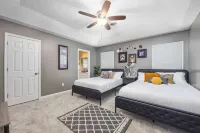 Contemporary Rustic Luxe Retreat - Near FT Moore